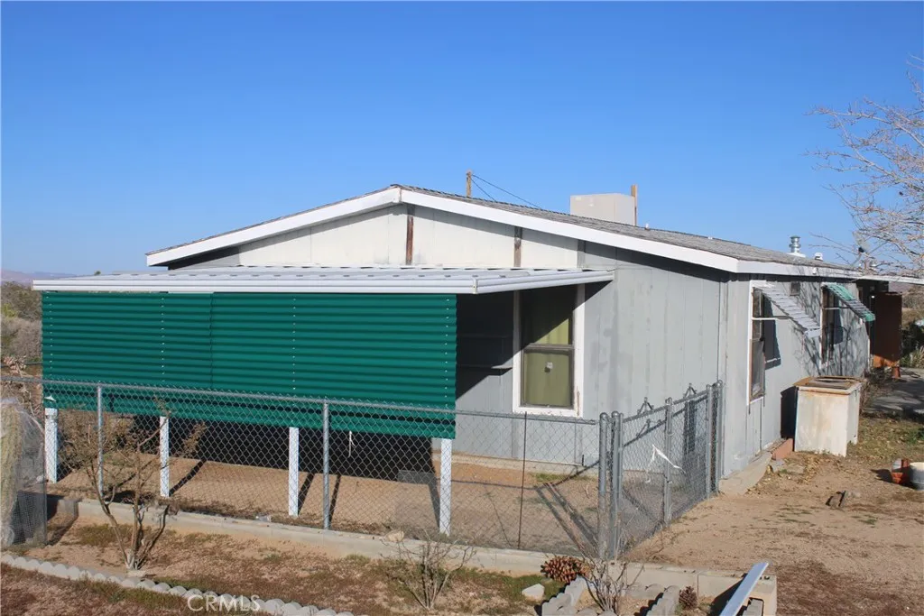 1147 Cherokee, Yucca Valley, California 92284 home-pic-26
