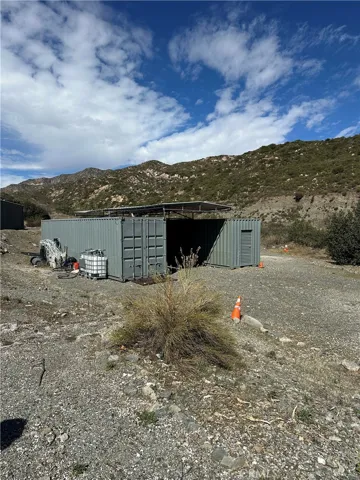 2 Storage Containers