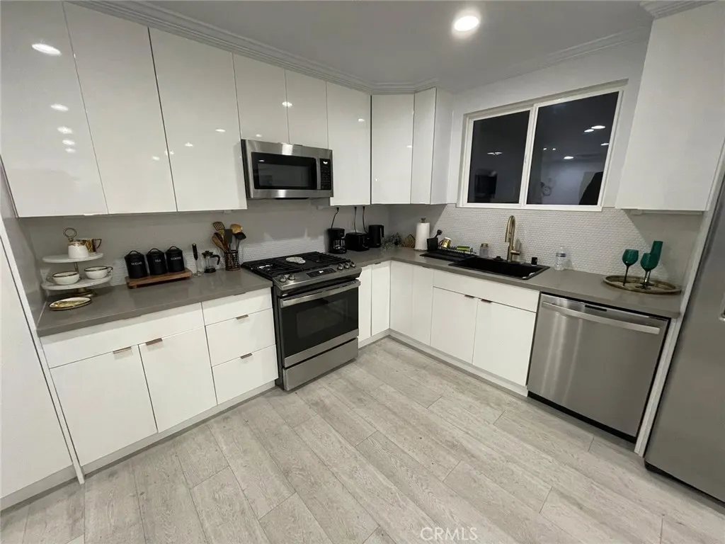3416 11th, Los Angeles, California 90018 home-pic-7