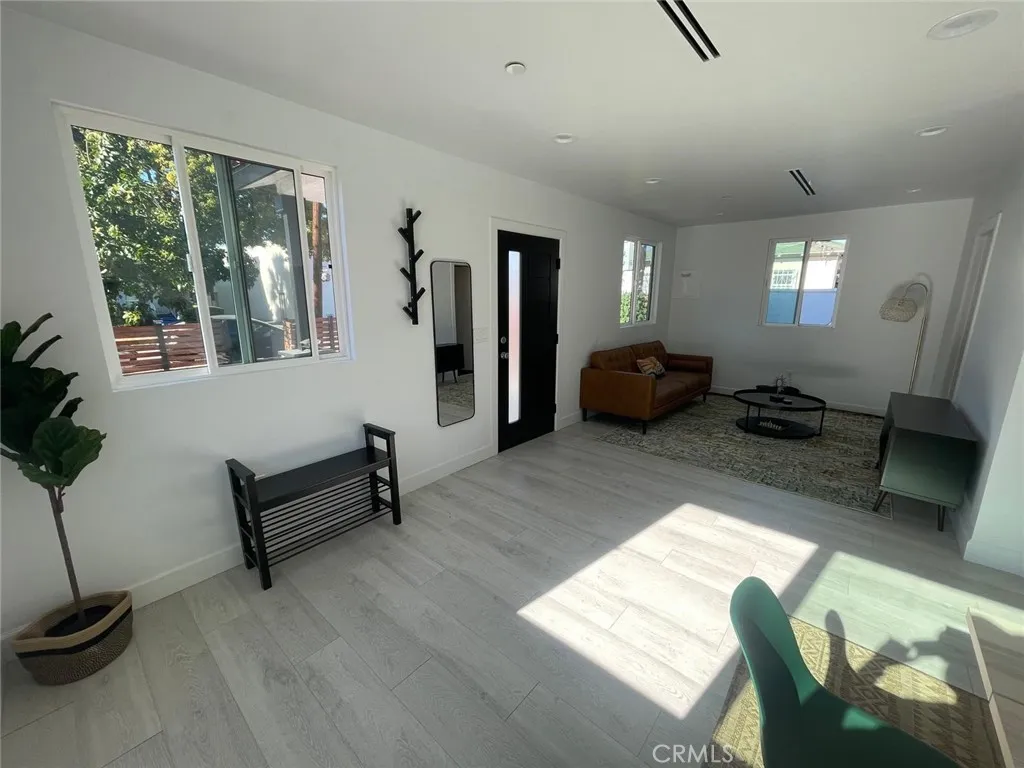 3416 11th, Los Angeles, California 90018 home-pic-14