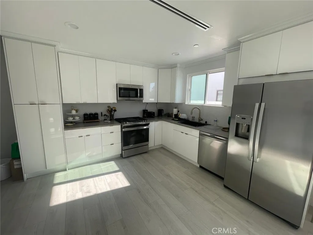 3416 11th, Los Angeles, California 90018 home-pic-8