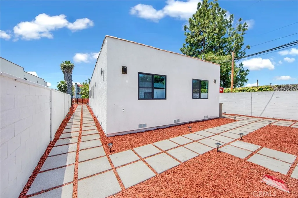 3416 11th, Los Angeles, California 90018 home-pic-4