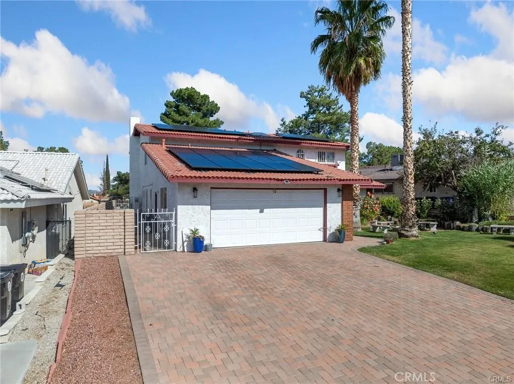 13916 Burning Tree Drive, Victorville, California 92395 home-pic-3