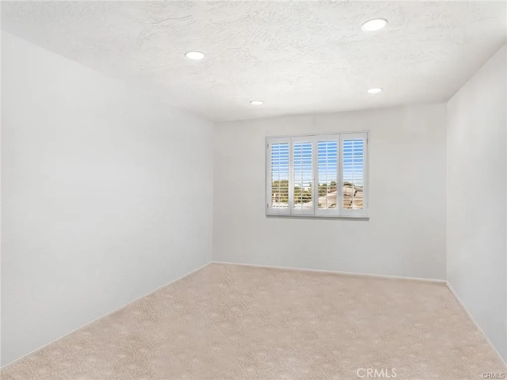 13916 Burning Tree Drive, Victorville, California 92395 home-pic-39