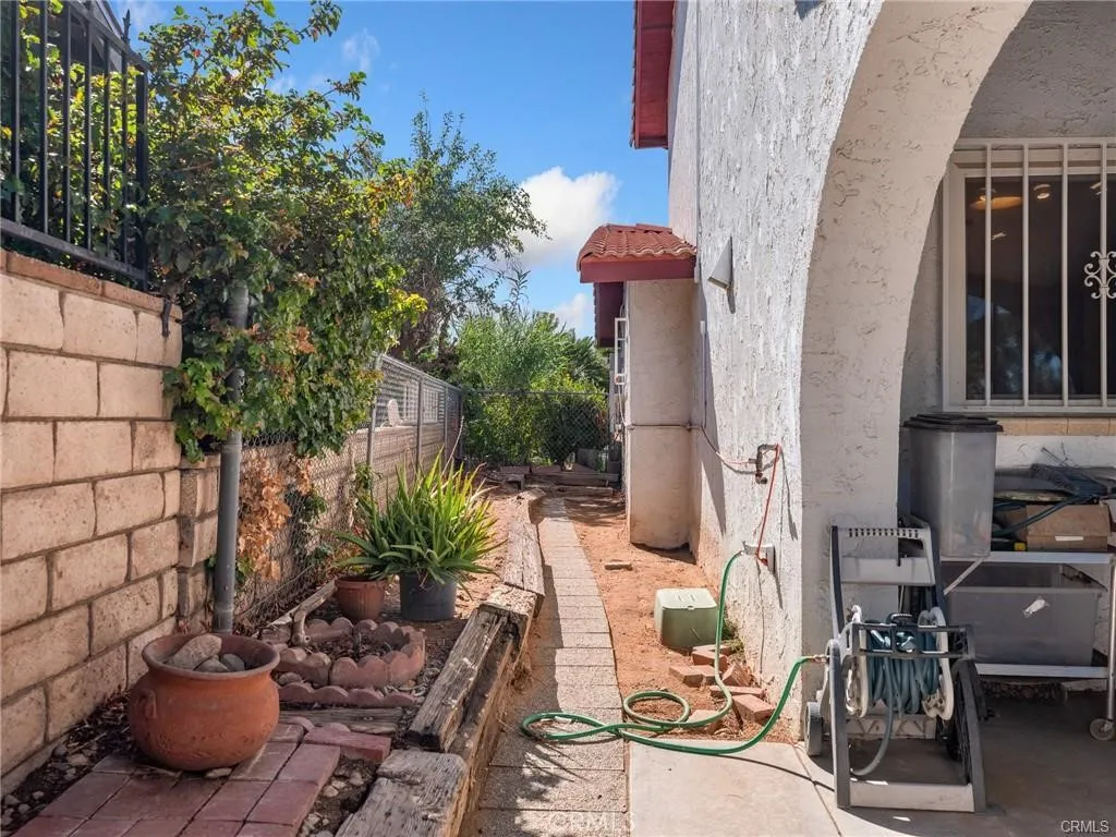 13916 Burning Tree Drive, Victorville, California 92395 home-pic-42