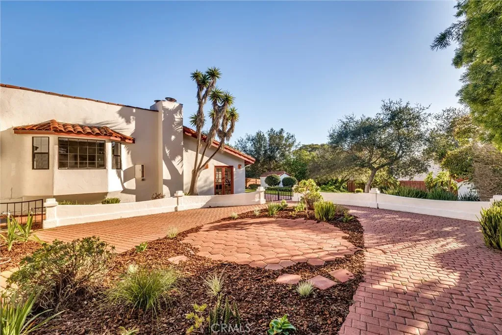 2741 Woodland Hills, Arroyo Grande, California 93420 home-pic-21