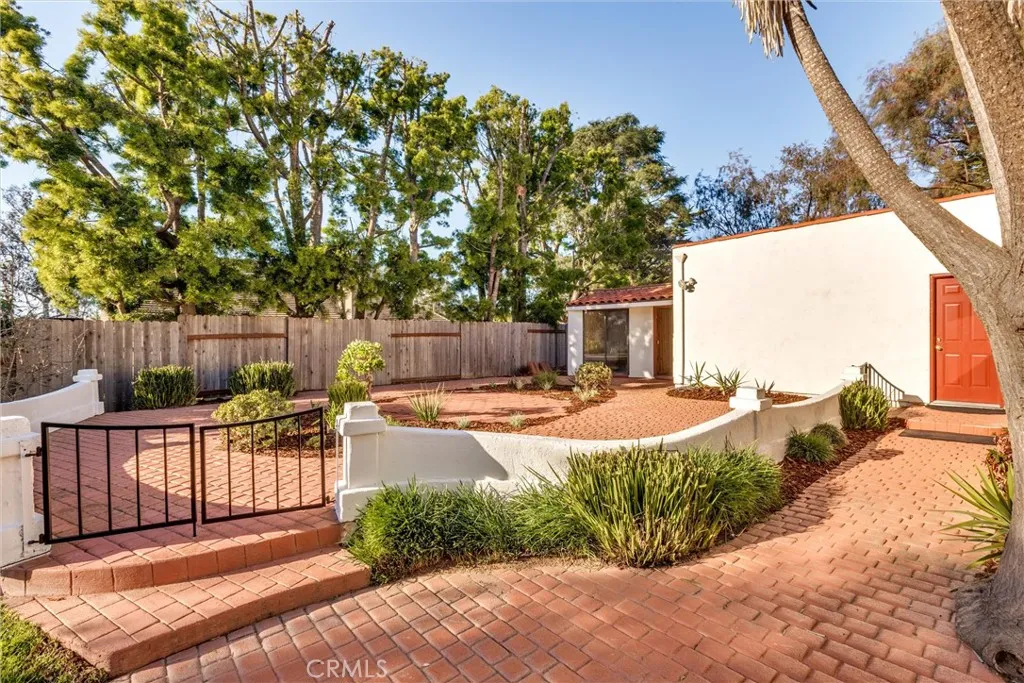2741 Woodland Hills, Arroyo Grande, California 93420 home-pic-29