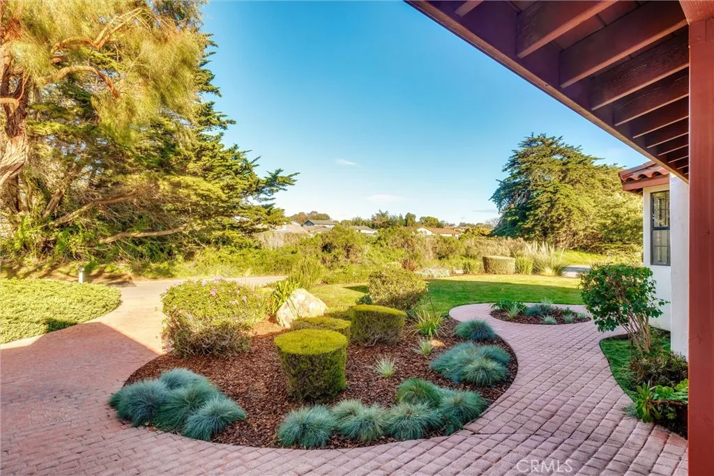 2741 Woodland Hills, Arroyo Grande, California 93420 home-pic-3