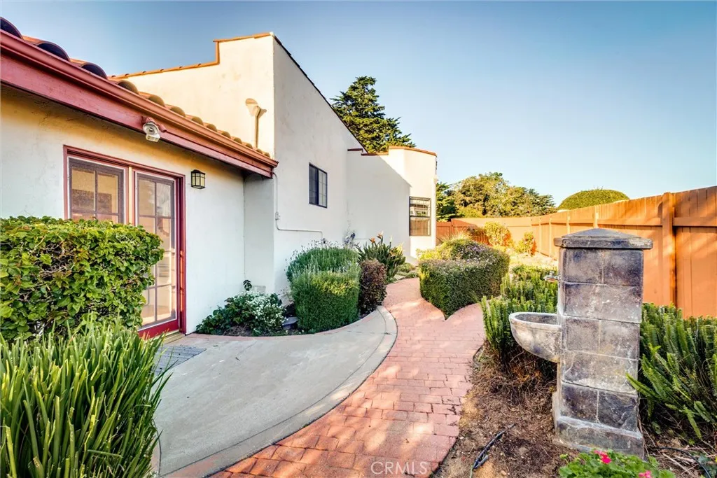 2741 Woodland Hills, Arroyo Grande, California 93420 home-pic-23