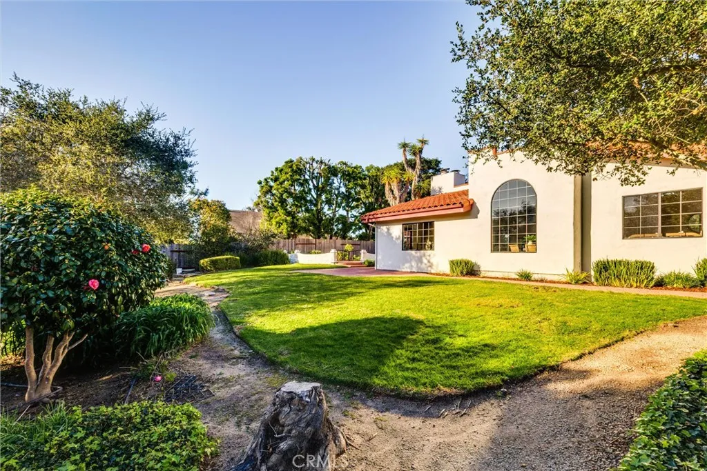2741 Woodland Hills, Arroyo Grande, California 93420 home-pic-26