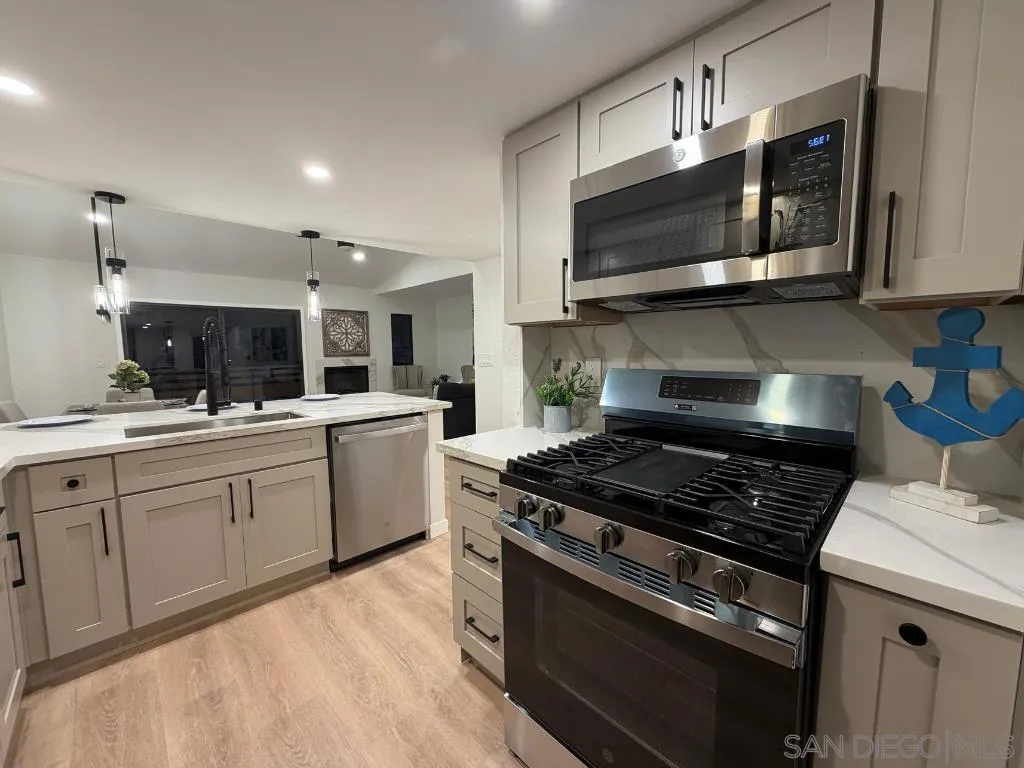9899 Scripps Westview Way 243, San Diego, California 92131 home-pic-10