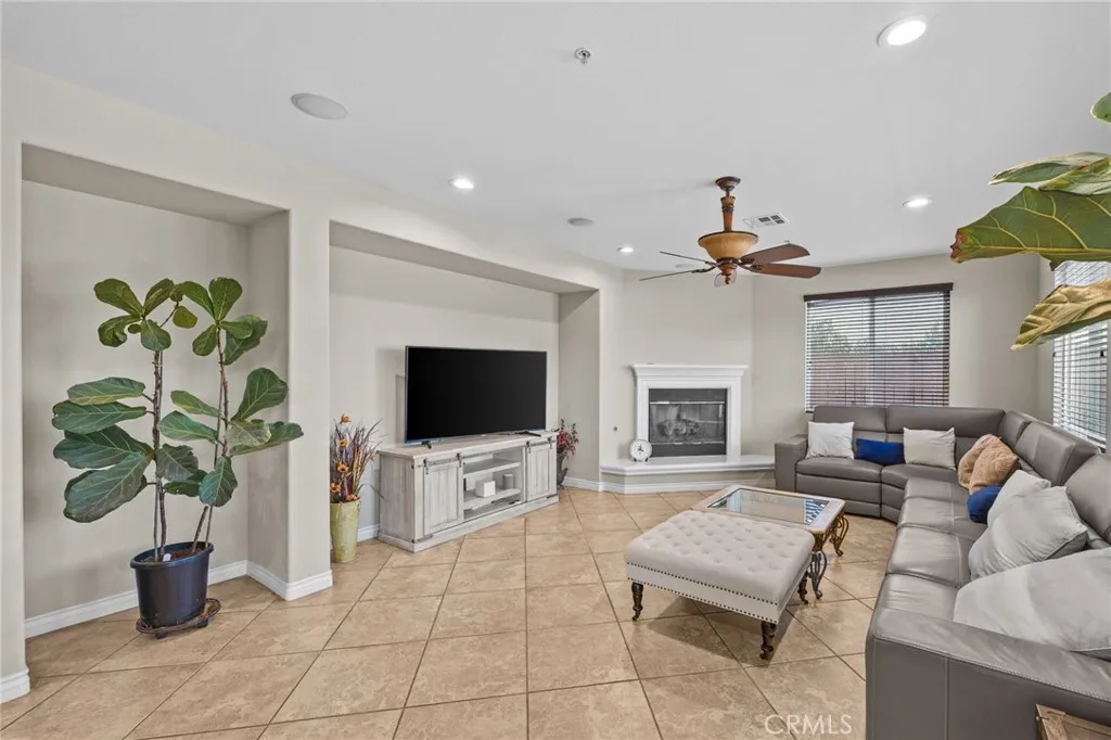 12178 Scenic View, Riverside, California 92505 home-pic-18