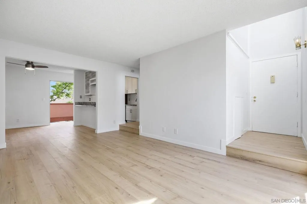 , San Diego, California 92111 home-pic-2