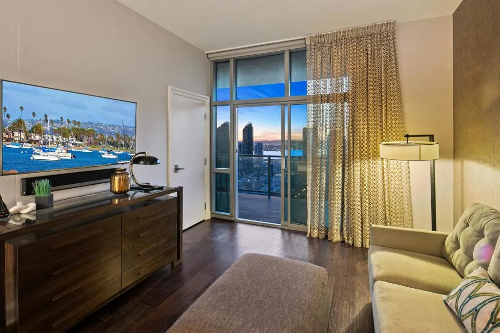 800 The Mark Ln 2801, San Diego, California 92101 home-pic-21