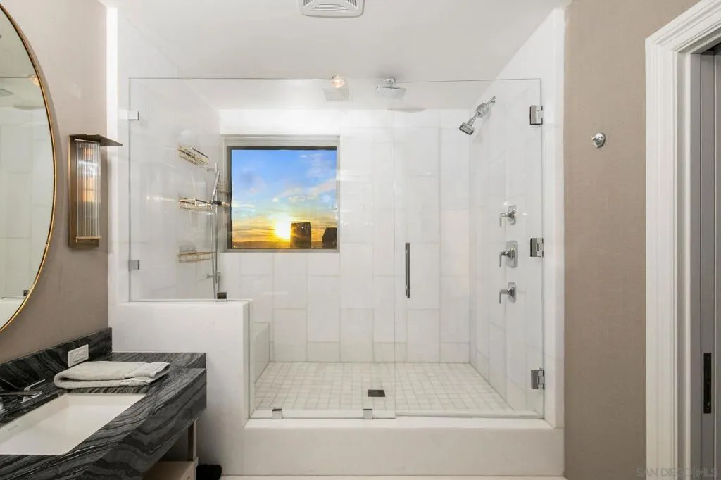 800 The Mark Ln 2801, San Diego, California 92101 home-pic-31