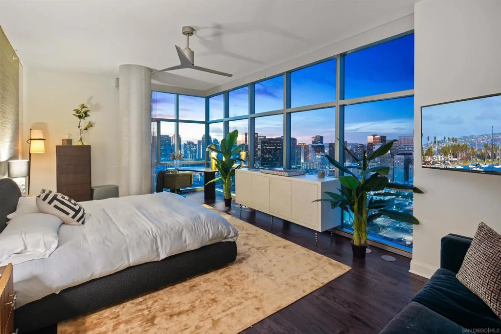 800 The Mark Ln 2801, San Diego, California 92101 home-pic-26