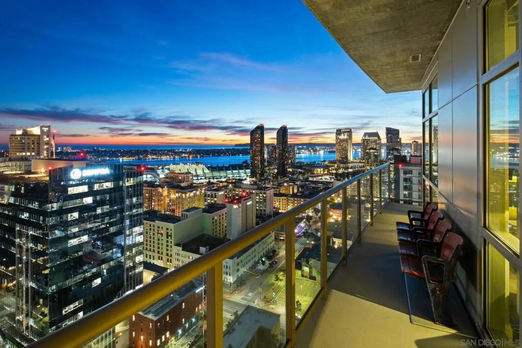 800 The Mark Ln 2801, San Diego, California 92101 home-pic-3