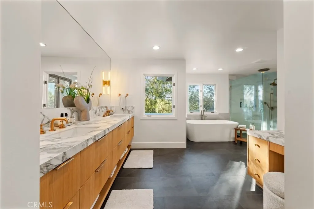 4017 Nogales, Tarzana, California 91356 home-pic-38