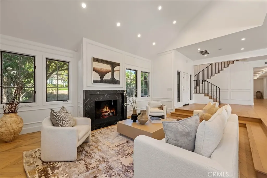 4017 Nogales, Tarzana, California 91356 home-pic-14
