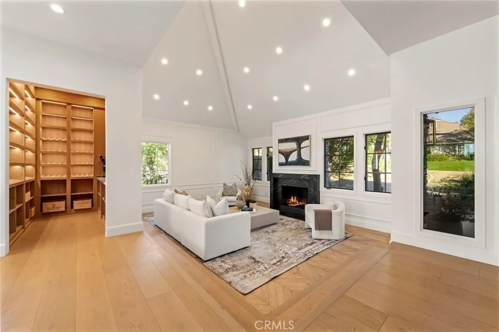 4017 Nogales, Tarzana, California 91356 home-pic-12