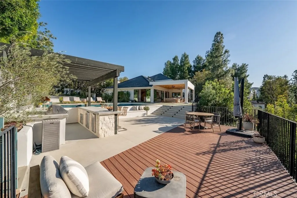 4017 Nogales, Tarzana, California 91356 home-pic-9