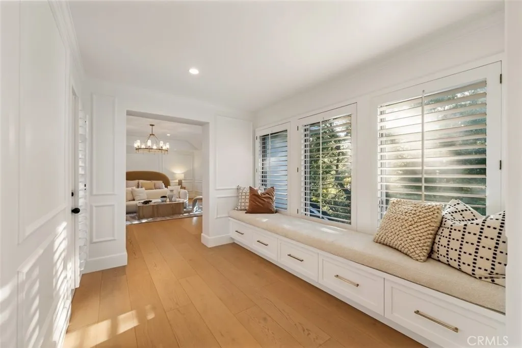 4017 Nogales, Tarzana, California 91356 home-pic-33