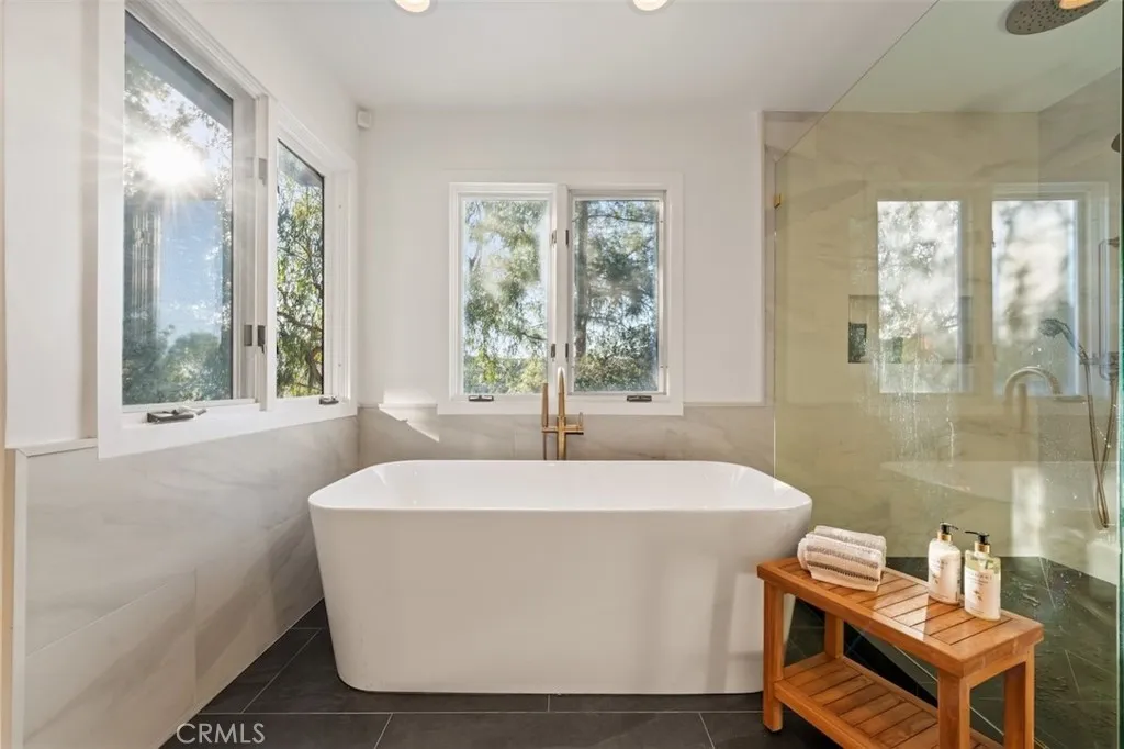 4017 Nogales, Tarzana, California 91356 home-pic-39