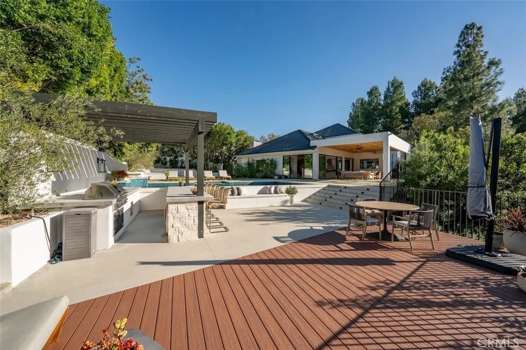 4017 Nogales, Tarzana, California 91356 home-pic-8