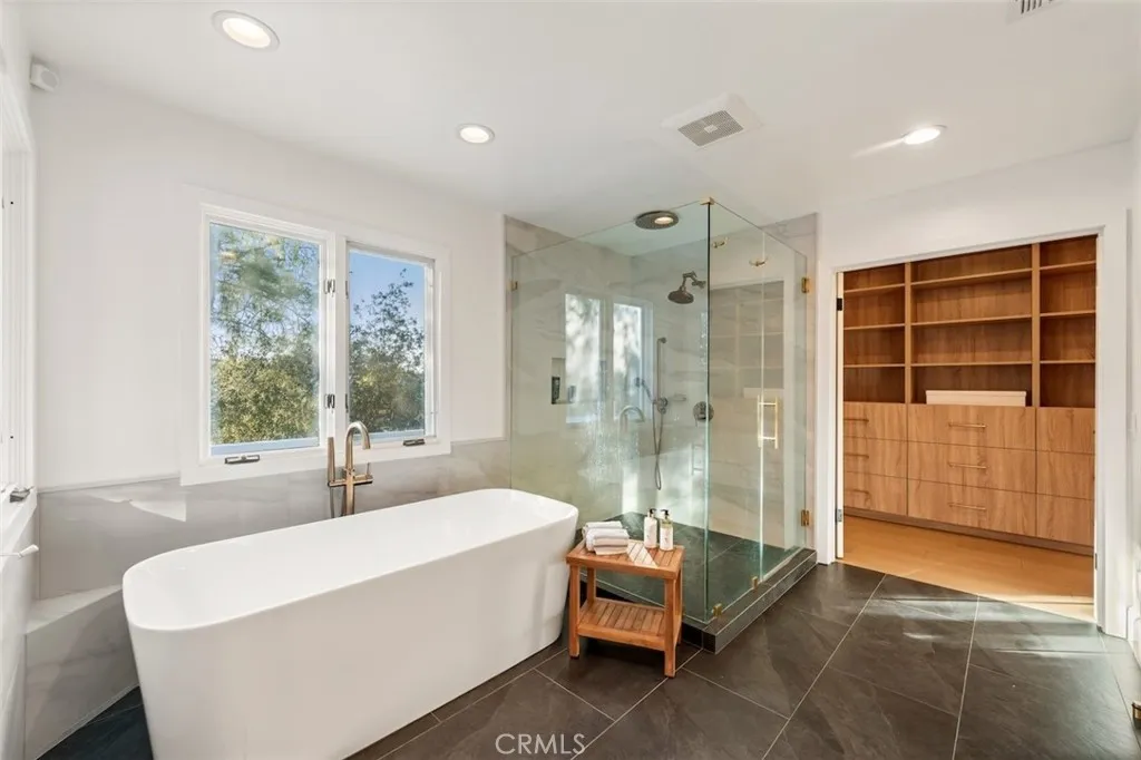 4017 Nogales, Tarzana, California 91356 home-pic-36