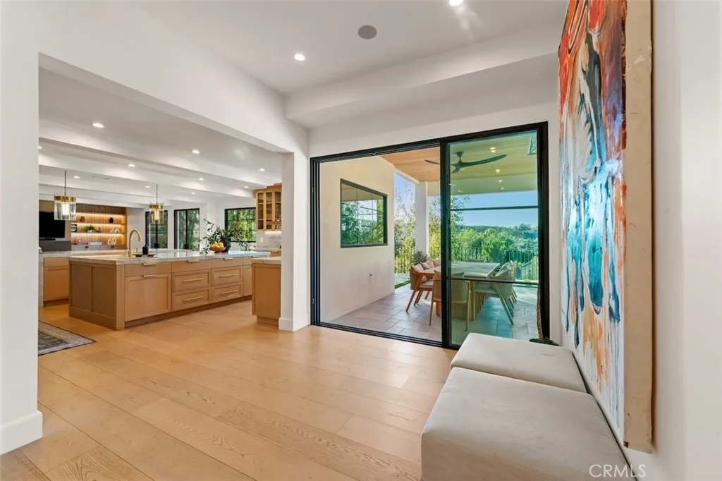 4017 Nogales, Tarzana, California 91356 home-pic-16