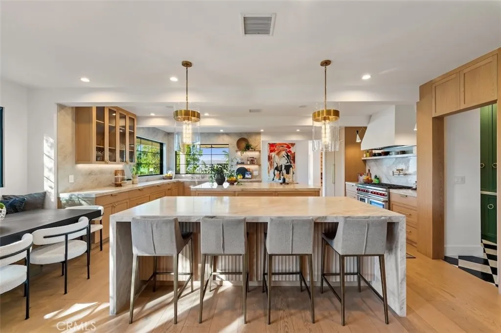 4017 Nogales, Tarzana, California 91356 home-pic-30