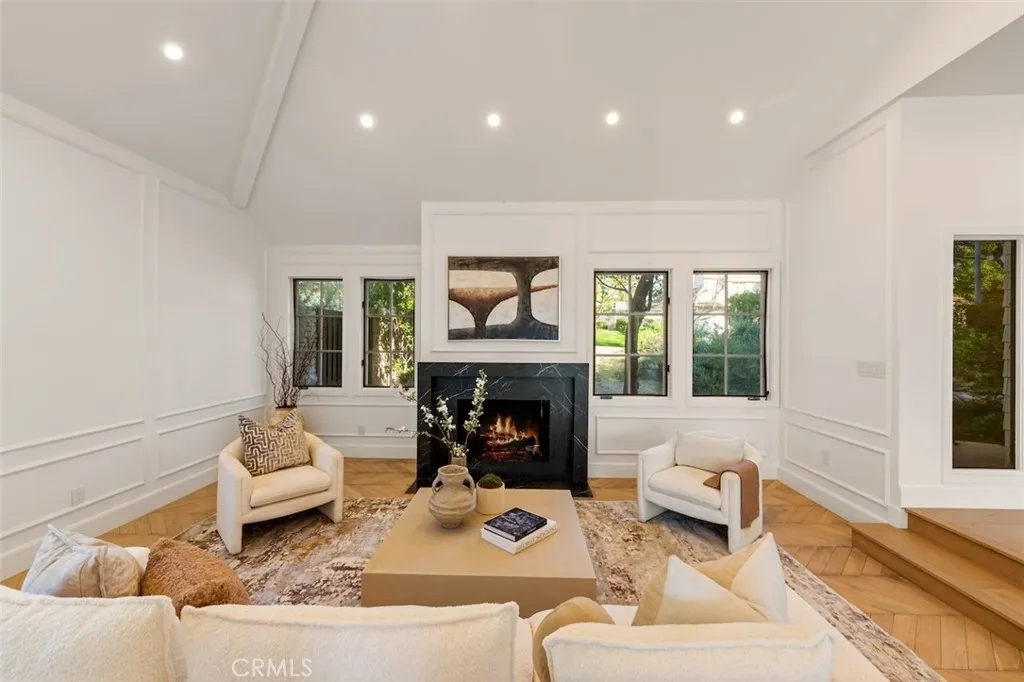 4017 Nogales, Tarzana, California 91356 home-pic-25