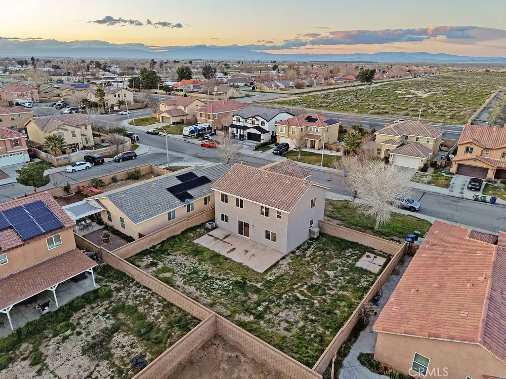 1832 E Ivesbrook, Lancaster, California 93535 home-pic-26