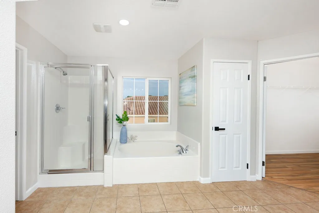 1832 E Ivesbrook, Lancaster, California 93535 home-pic-18