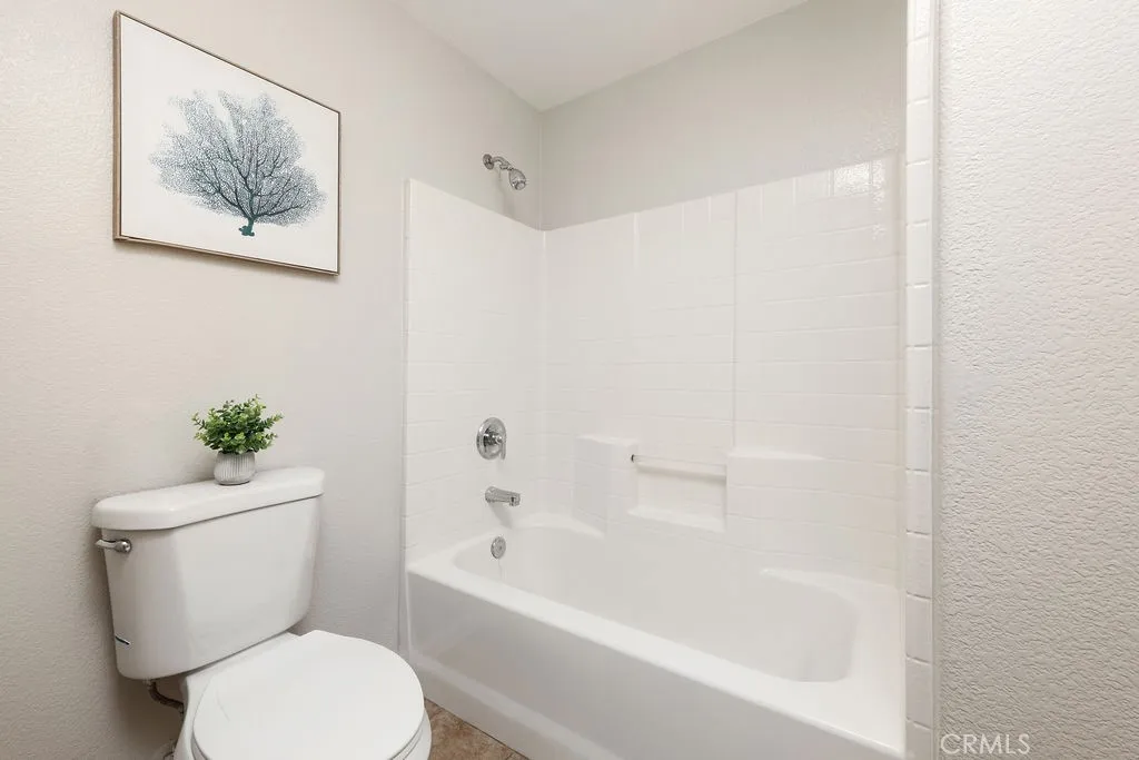 1832 E Ivesbrook, Lancaster, California 93535 home-pic-22