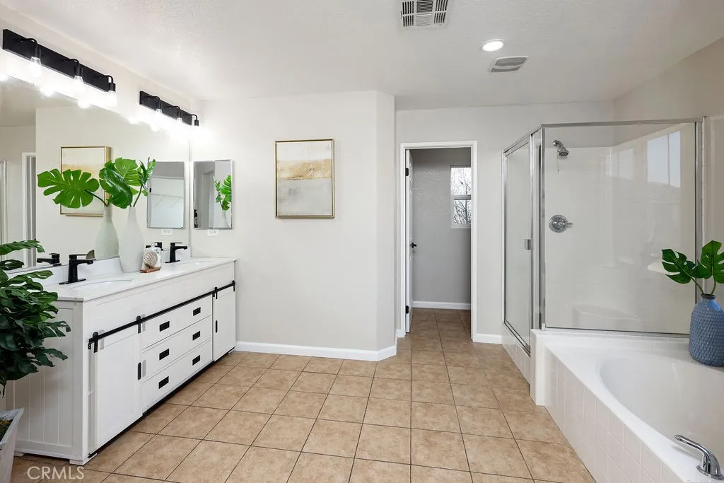 1832 E Ivesbrook, Lancaster, California 93535 home-pic-17