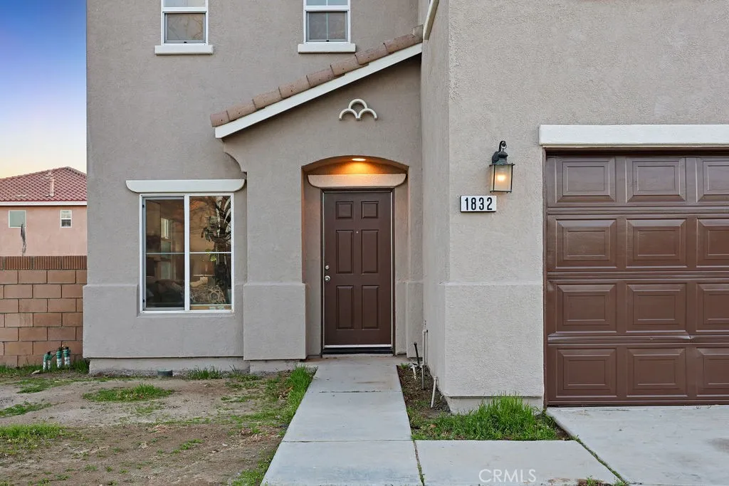 1832 E Ivesbrook, Lancaster, California 93535 home-pic-2