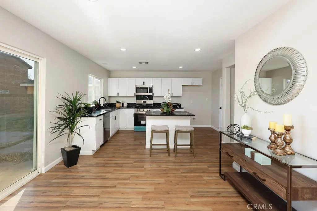 1832 E Ivesbrook, Lancaster, California 93535 home-pic-7