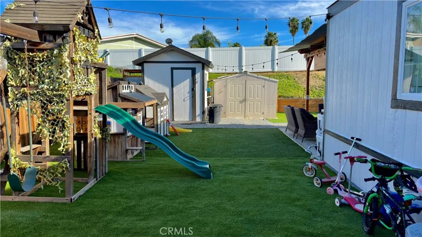 big shed will stay sm,aller shed will not stay