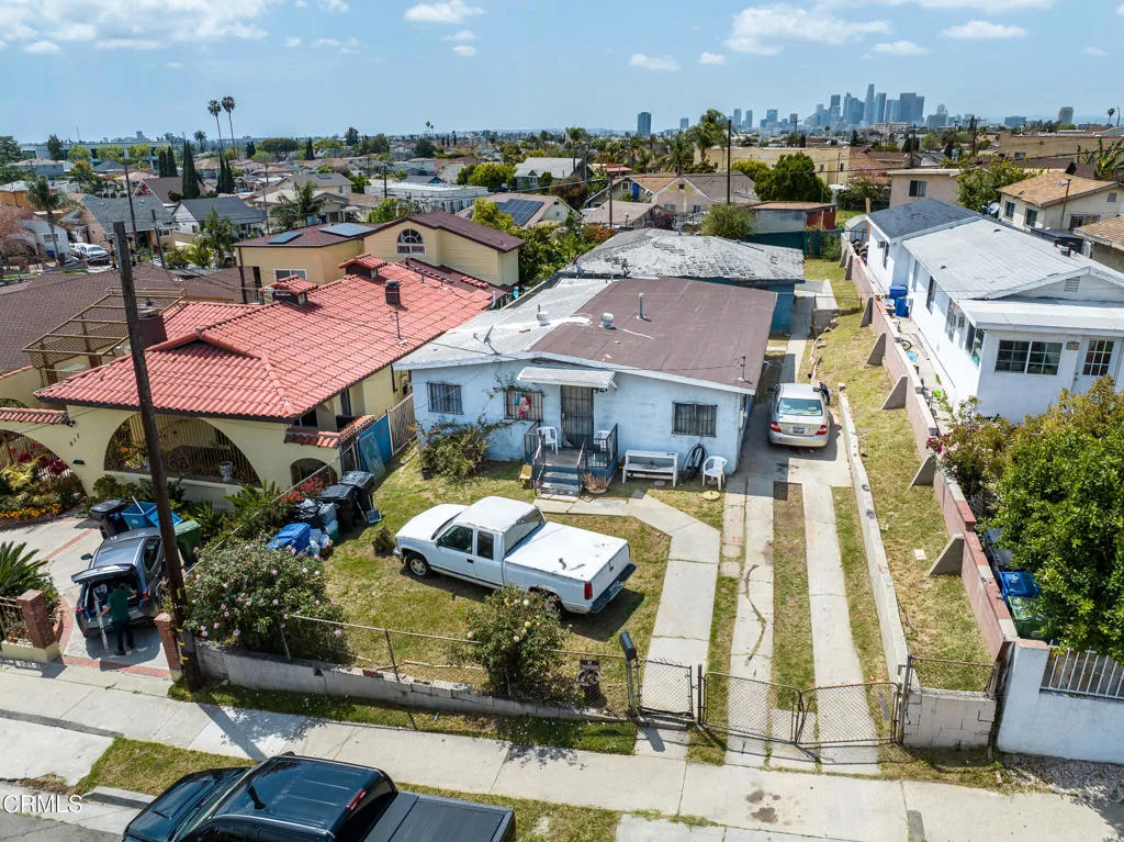 923 N Alma Avenue, Los Angeles, California 90023 home-pic-7