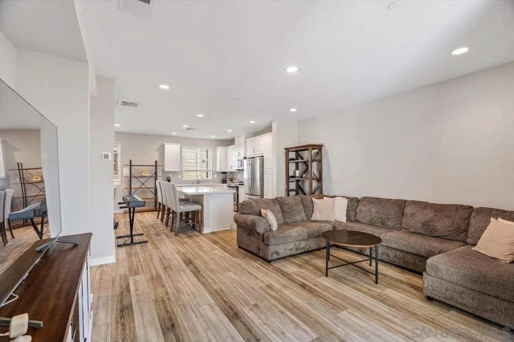 2548 S S Escondido Blvd 906, Escondido, California 92025 home-pic-20