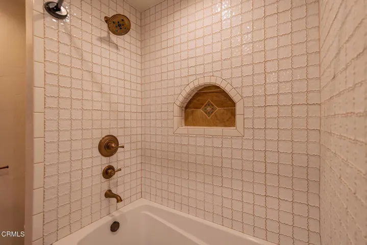 S8C_1519 Ayers_6ddjpg