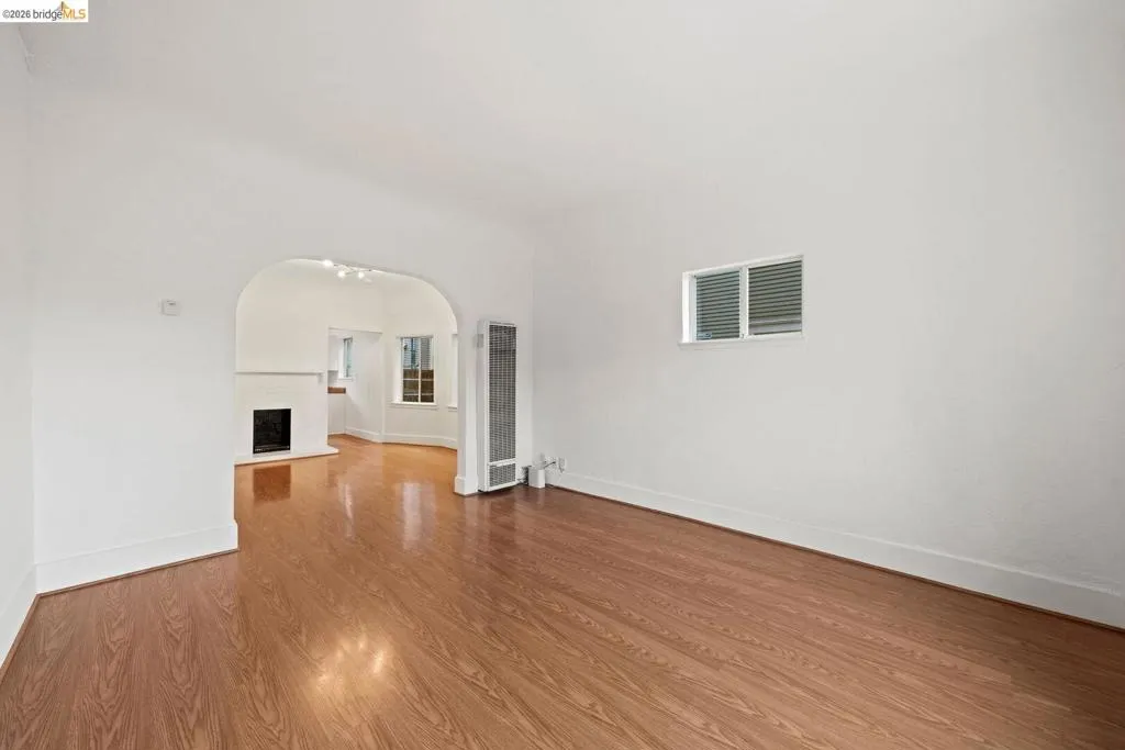 5812 5812 Dover St, Oakland, California 94609 home-pic-6