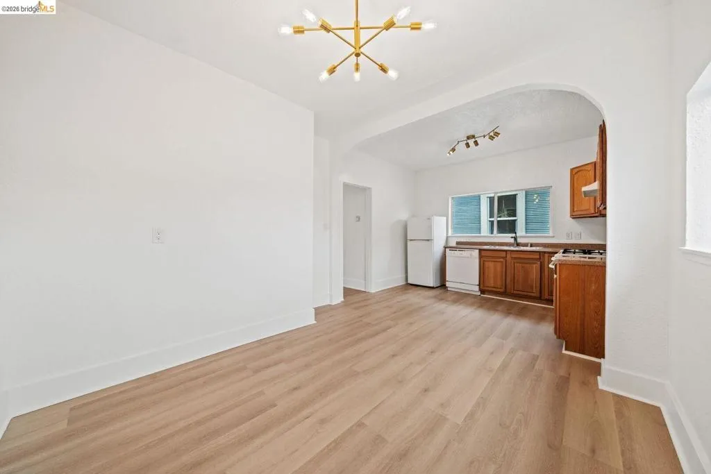 5812 5812 Dover St, Oakland, California 94609 home-pic-25