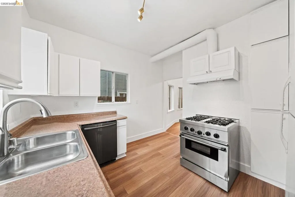 5812 5812 Dover St, Oakland, California 94609 home-pic-15
