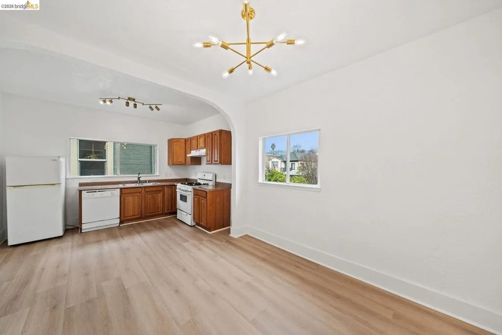 5812 5812 Dover St, Oakland, California 94609 home-pic-24