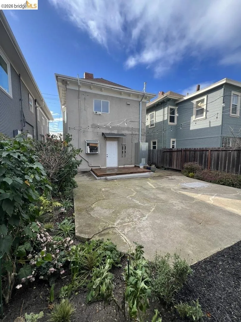 5812 5812 Dover St, Oakland, California 94609 home-pic-5