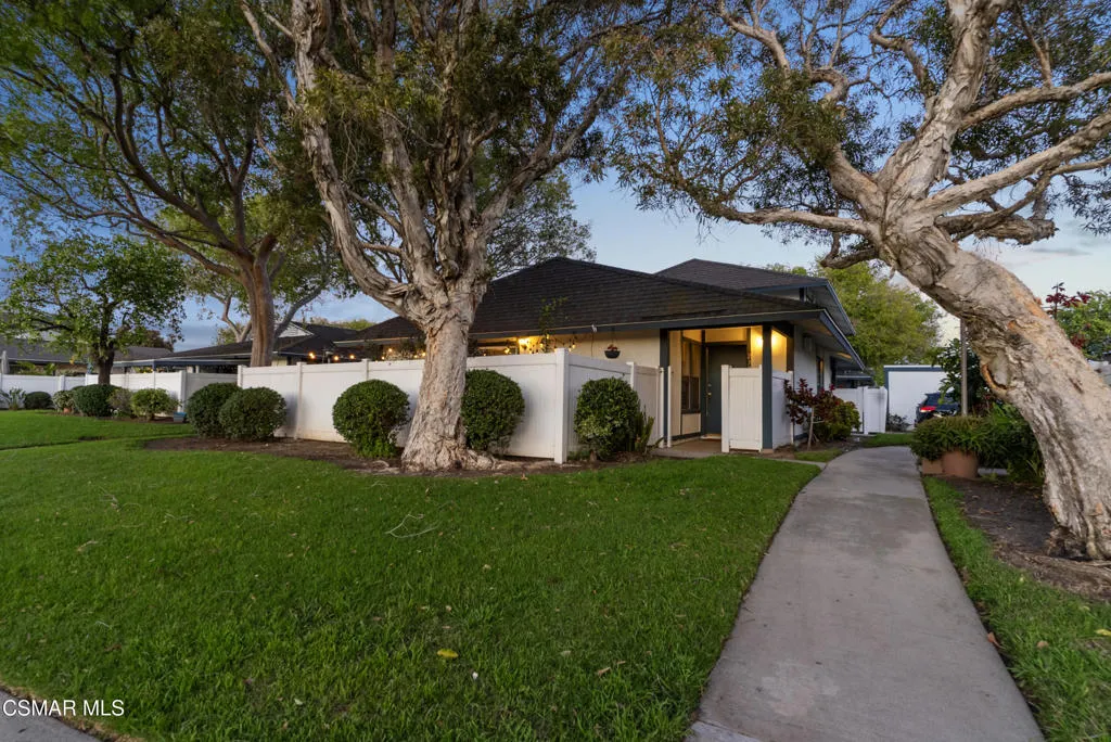 2324 Miramar Walk, Oxnard, California 93035 home-pic-1