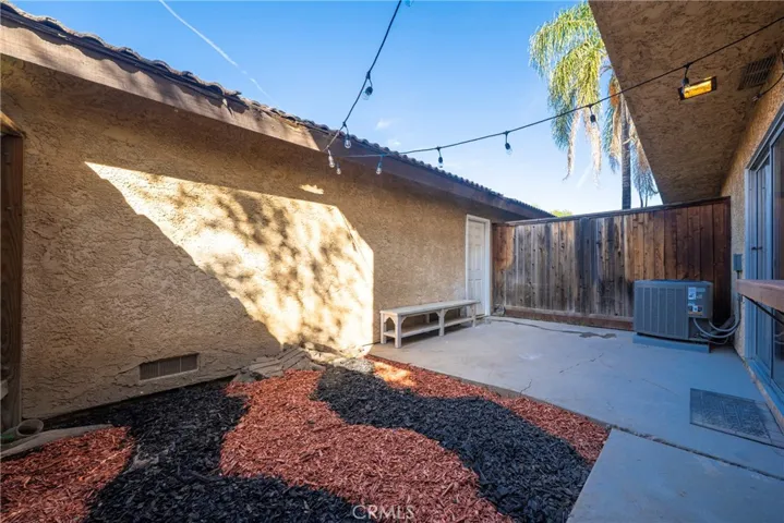 8347 Burnet, North Hills, California 91343