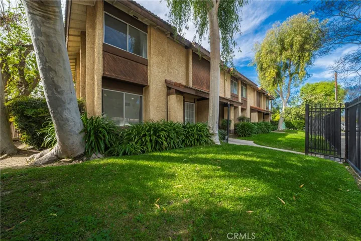 8347 Burnet, North Hills, California 91343